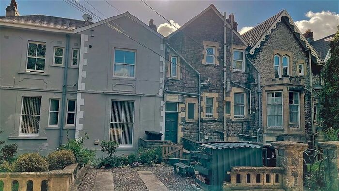 1 Bedroom Ground Flat To Rent In Queens Road, Weston-super-Mare, BS23