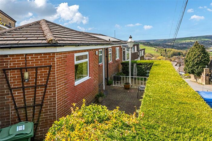 2 Bedroom Bungalow For Sale In Tommy Lane, Linthwaite, Huddersfield, West Yorkshire, HD7