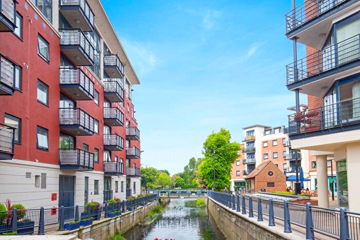 2 Bedroom Flat For Sale In Charter Quay, Kingston Upon Thames, KT1