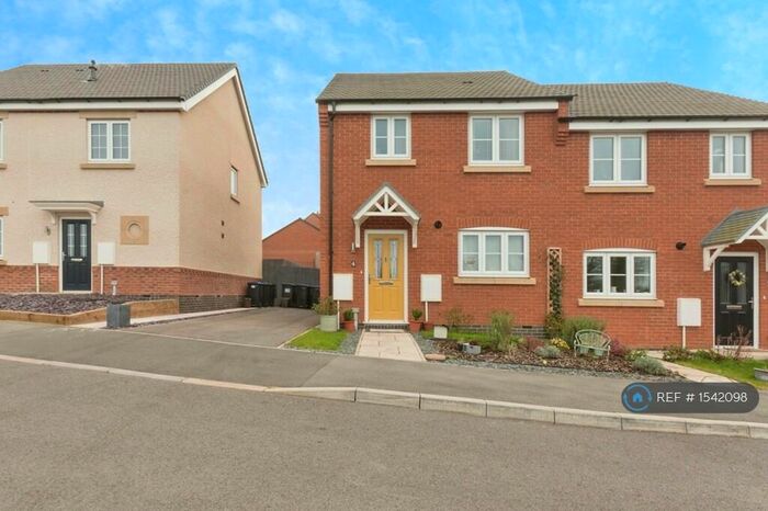 3 Bedroom Semi-Detached House To Rent In Hickman Drive, Northampton, NN6