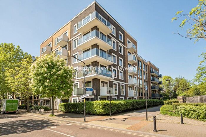 2 Bedroom Property For Sale In Albatross Way, London, SE16