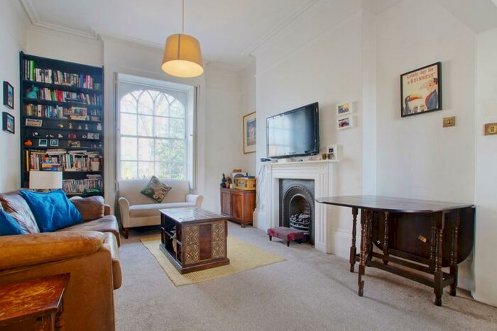 2 Bedroom Apartment To Rent In Canonbury Square London, N1