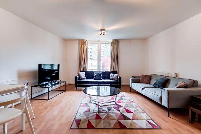 3 Bedroom Flat To Rent In Palgrave Gardens, London, NW1