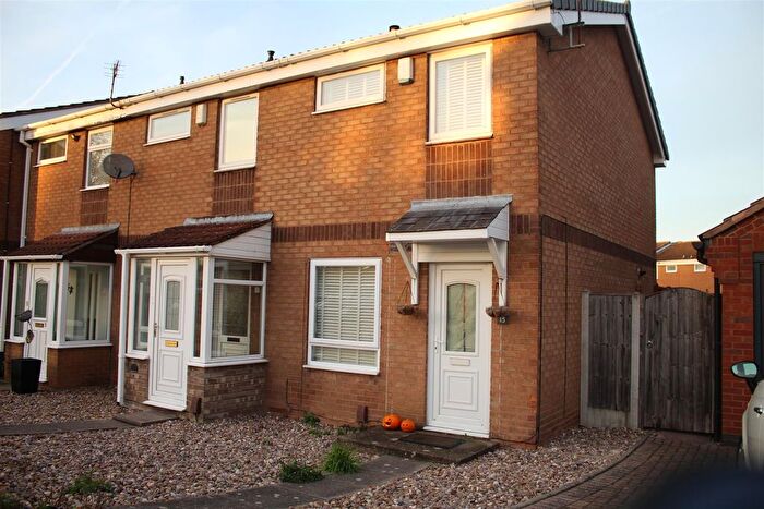 2 Bedroom End Of Terrace House To Rent In Thurlestone Drive, Nottingham, NG3