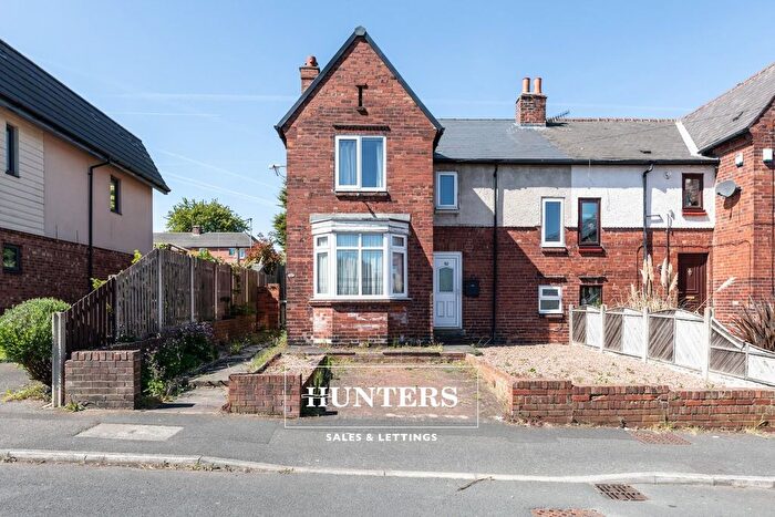 3 Bedroom Semi-Detached House For Sale In Park Dale, Castleford, WF10