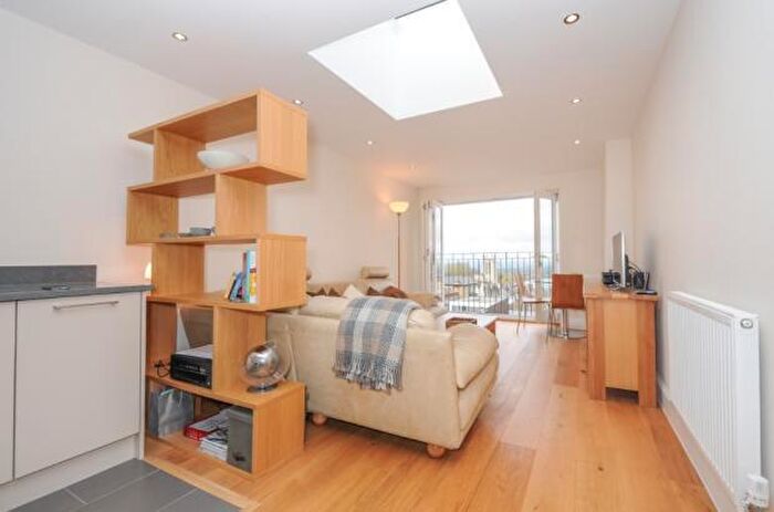 1 Bedroom Flat To Rent In Leo House, Coopers Yard, SE19