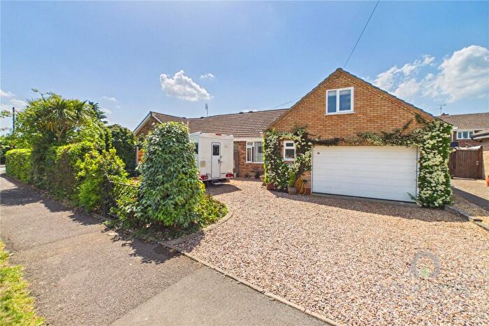 3 Bedroom Bungalow To Rent In Park Road, Burton Latimer, Kettering, Northamptonshire, NN15