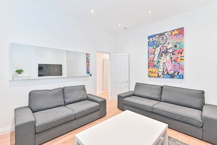 6 Bedroom Property To Rent In Bellefields Road, Brixton, London, SW9