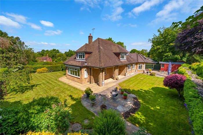 5 Bedroom Detached House For Sale In Chapel Road, Rowledge, Farnham, GU10