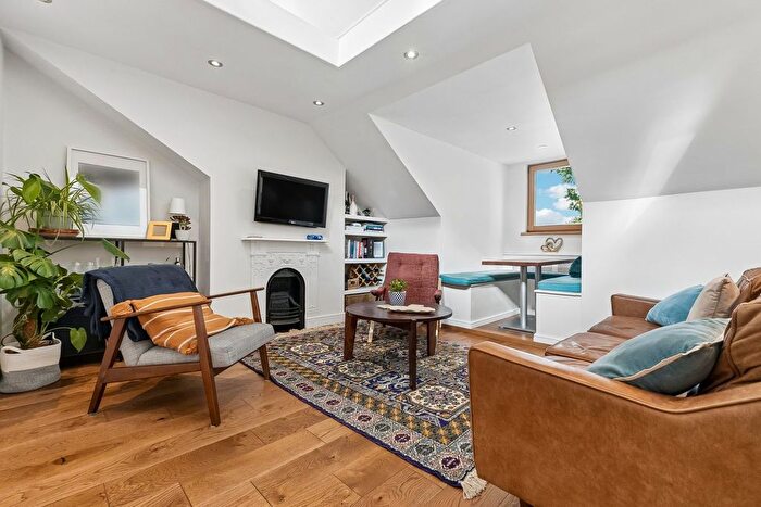 1 Bedroom Flat For Sale In Goldhawk Road, Stamford Brook, Hammersmith, W6