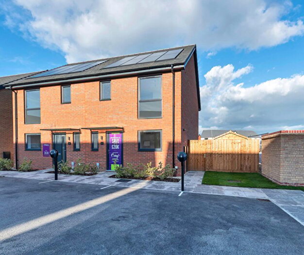 3 Bedroom Semi Detached House For Sale In Old Calverton Lane, Whitehouse Park, Milton Keynes, MK8