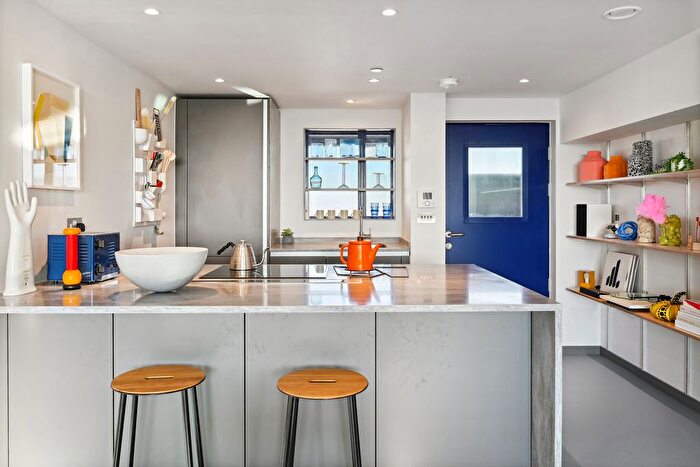 1 Bedroom Flat To Rent In Balfron Tower, St Leonards Road, London, E14