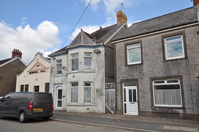 4 Bedroom Property For Sale In Market Street, Whitland, SA34