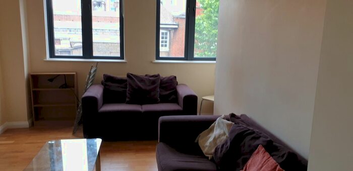 3 Bedroom Flat To Rent In Grays Inn Road, London, WC1X