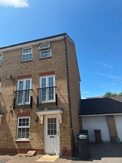 End Of Terrace House To Rent In Rothbart, Hampton Hargate, PE7