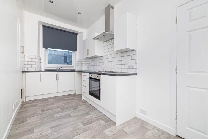 3 Bedroom Property To Rent In Lyon Street, Dundee, DD4