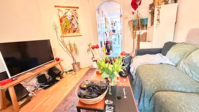 4 Bedroom Maisonette To Rent In Staveley Close, London, N7