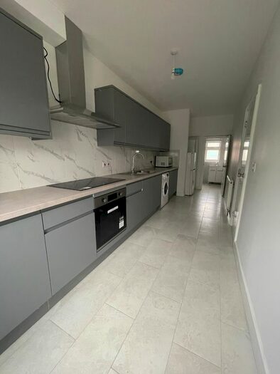 6 Bedroom Semi-Detached House To Rent In Wades Road, Filton, Bristol, BS34