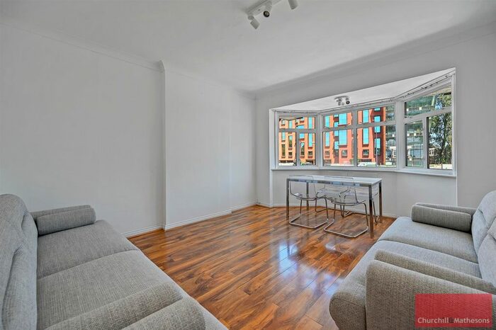 4 Bedroom Flat To Rent In Western Avenue, North Acton, W3