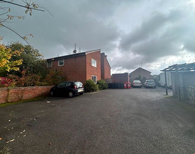 1 Bedroom Flat For Sale In Barnsdale Road, Anstey Heights, Leicester, LE4