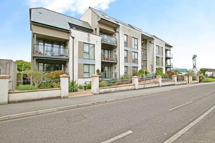 2 Bedroom Flat For Sale In Bar Road, Falmouth, Cornwall, TR11