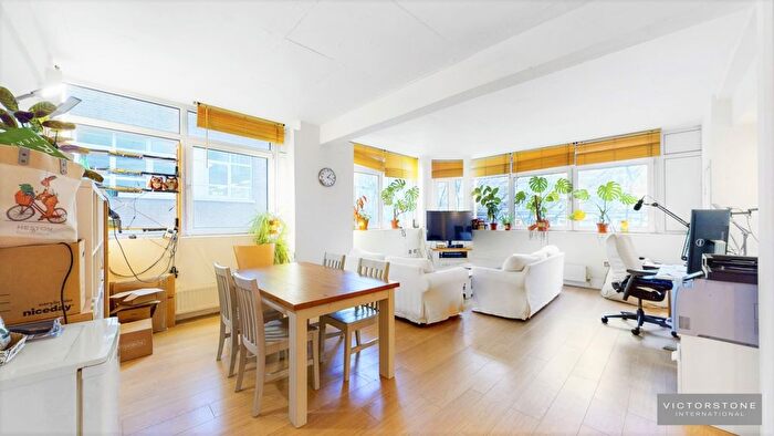 2 Bedroom Flat To Rent In Sandhu Building, - Montfichet Road, Stratford, London, E20