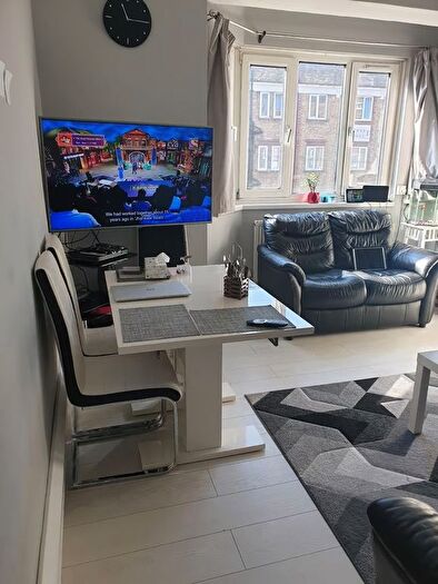 1 Bedroom Flat To Rent In Tooting Grove, London, SW17