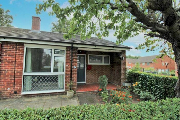 1 Bedroom Terraced Bungalow To Rent In Camberley, Surrey, GU15