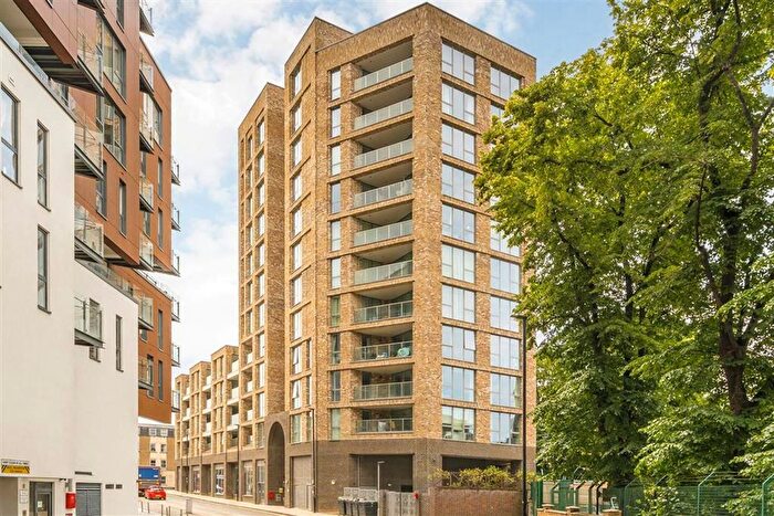 3 Bedroom Flat To Rent In Norman Road, Greenwich, SE10