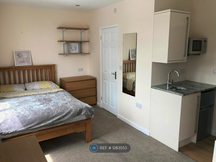 7 Bedroom Semi-Detached House To Rent In Burnsall Road, Coventry, CV5