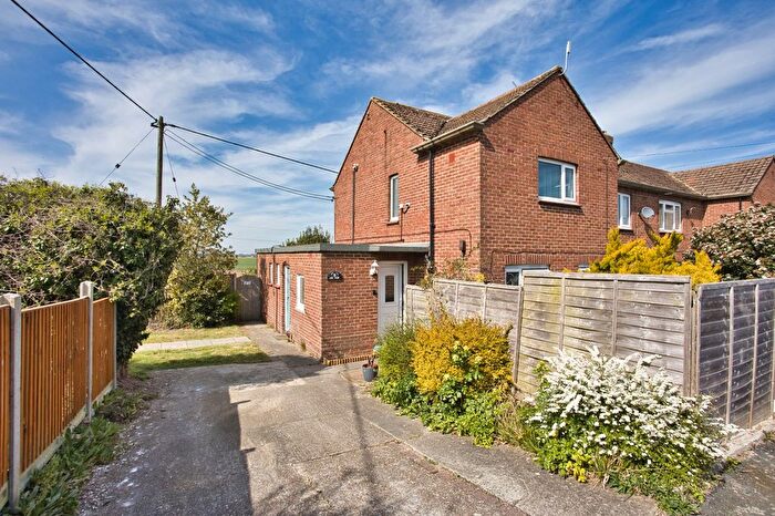 2 Bedroom Flat For Sale In Albion Road, Eastry, Deal, CT13