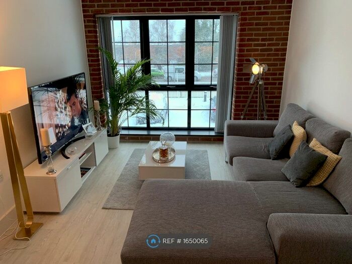 1 Bedroom Flat To Rent In Kelvin Road, Newbury, RG14