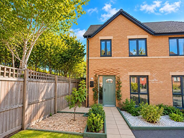 3 Bedroom Semi-Detached House For Sale In Kesteven Way, Corby, NN18