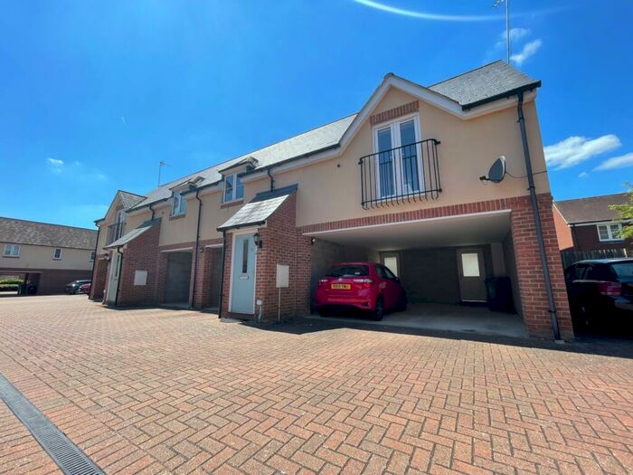 2 Bedroom Maisonette To Rent In Blackcap Lane, Jennetts Park, Bracknell, Berkshire, RG12