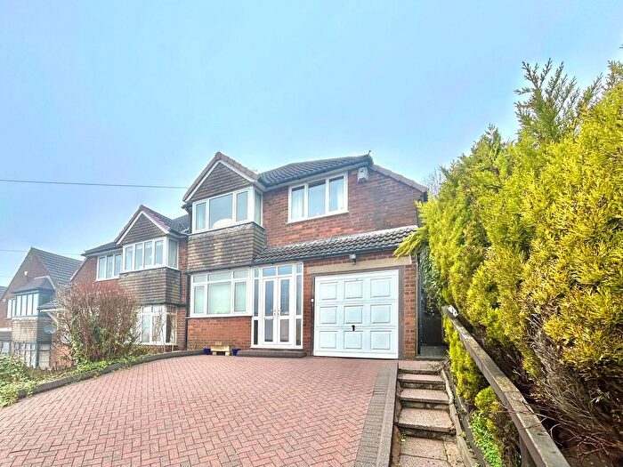 3 Bedroom Semi Detached House For Sale In Oakham Road, Tividale, B69
