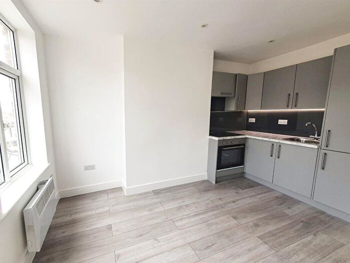 2 Bedroom Flat To Rent In North Parade, Mollison Way, Edgware, HA8