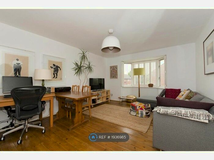 2 Bedroom Flat To Rent In Bunning Way, London, N7