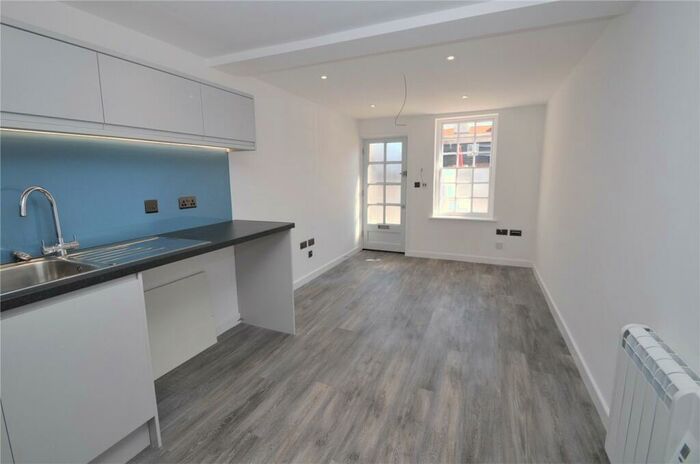 3 Bedroom Terraced House To Rent In North Lane, Canterbury, CT2