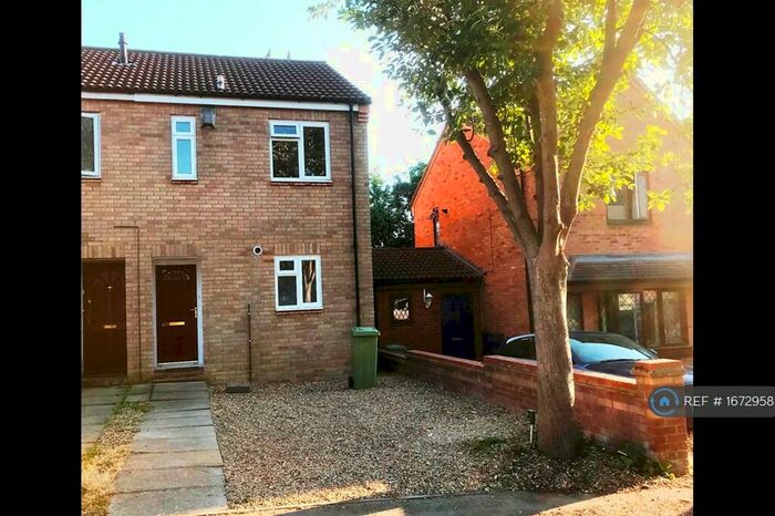 2 Bedroom Semi-Detached House To Rent In Winsford Hill, Milton Keynes, MK4