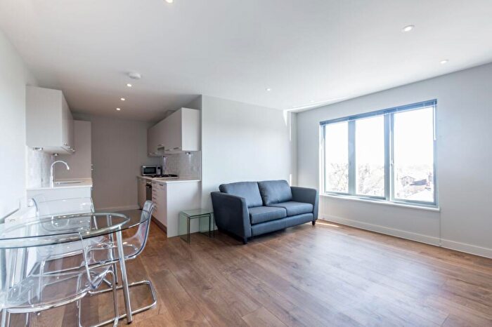 1 Bedroom Flat To Rent In Flat Ellington Court, N14