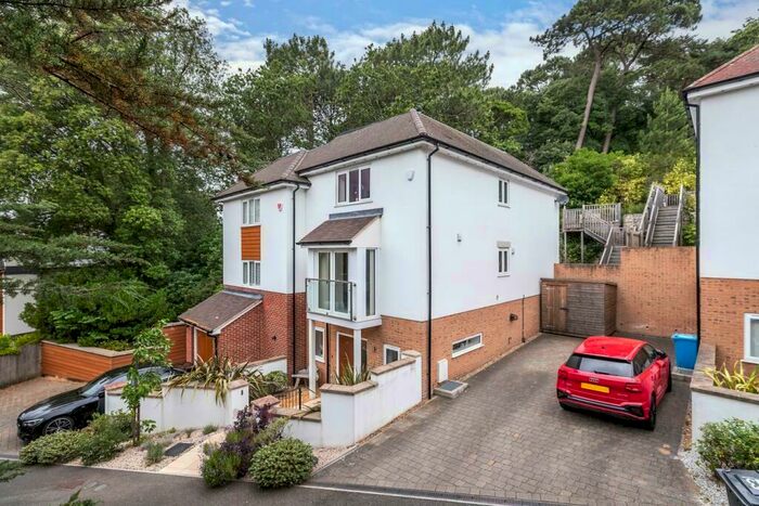3 Bedroom Town House To Rent In Cherry Close, Lower Parkstone, BH14