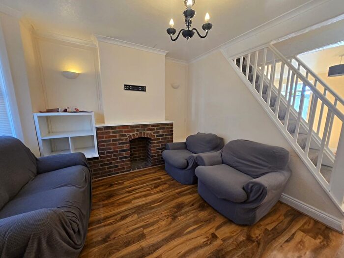 2 Bedroom Terraced House To Rent In Curzon Road, Chatham, ME4
