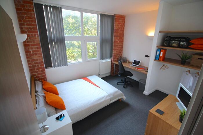 6 Bedroom Flat To Rent In Lower Brown Street, , Leicester, LE1