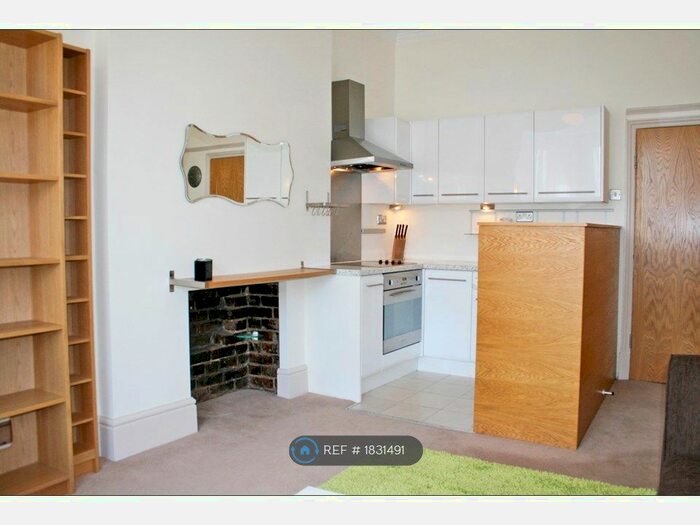 1 Bedroom Flat To Rent In Burton Road, Manchester, M20