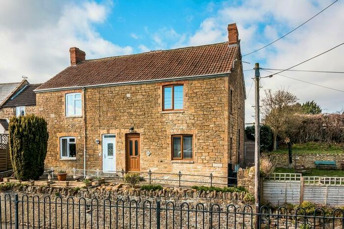 2 Bedroom Cottage To Rent In Silver Street, South Petherton, TA13