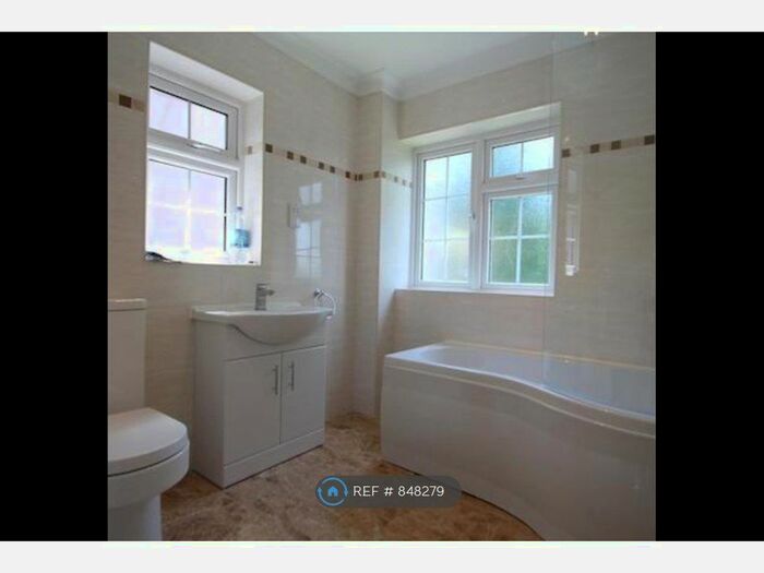2 Bedroom Flat To Rent In Picardy Road, Bexley, DA17