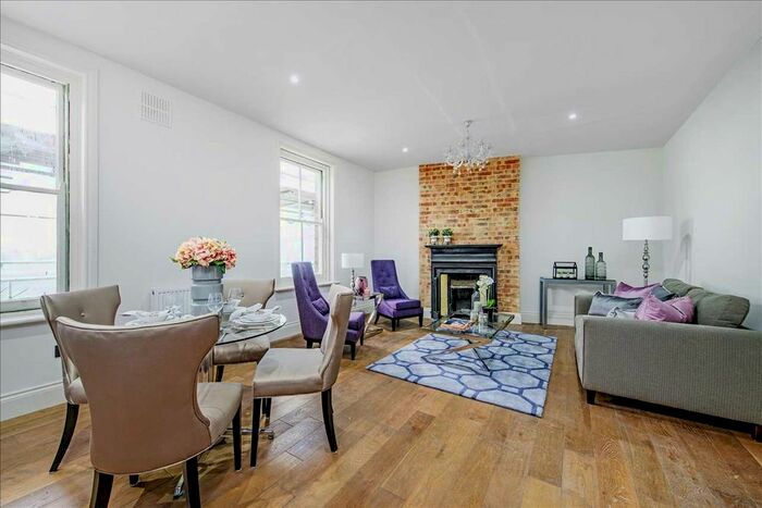 2 Bedroom Flat To Rent In High Street Mews, London, SW19