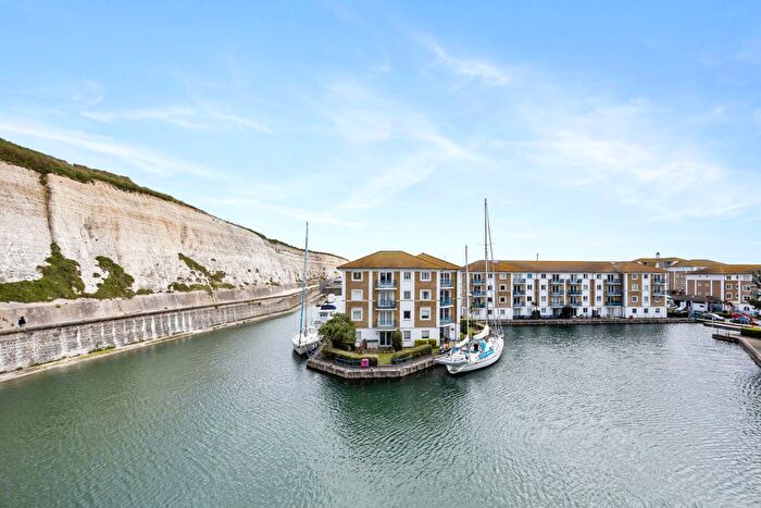 2 Bedroom Flat To Rent In Victory Mews, The Strand, Brighton Marina Village, Brighton, BN2