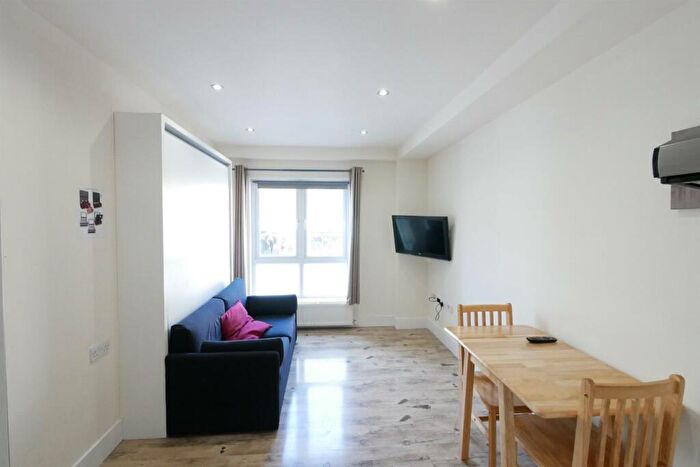 1 Bedroom Apartment To Rent In Fonthill Road, Finsbury Park, N4