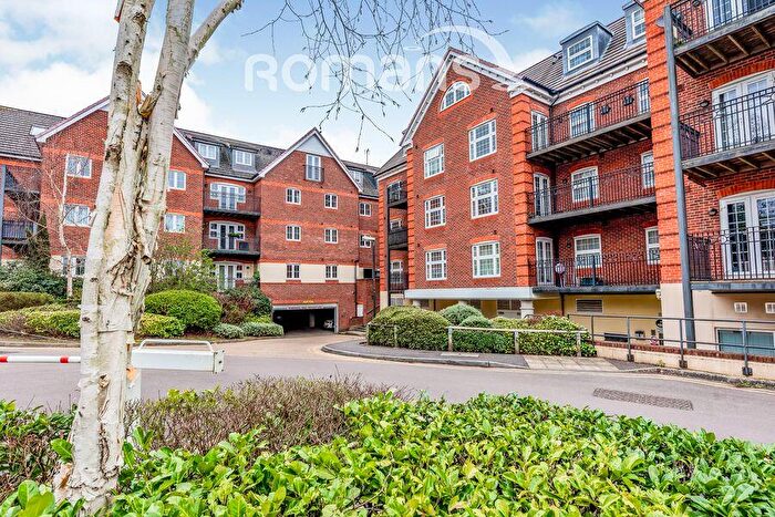 2 Bedroom Flat To Rent In Dorchester Court, London Road, Camberley, GU15